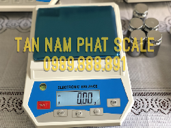 Cân 5kg 2 số giá rẻ  -  lb, % .... 
Cân thiết kế nặng, chắc chắn.
Độ nhạy cao, tuyến tính tốt. 
 

    
        
            
            Model
            
            
            HCB- 5000
            
        
        
            
            Khả  năng cân
            
            
            5000g
            
        